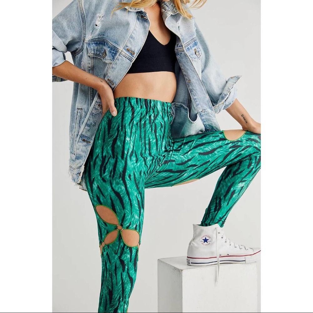 NEW Free People x Kim Shui Green Stripe Cutout Leggings - Picture 3 of 16